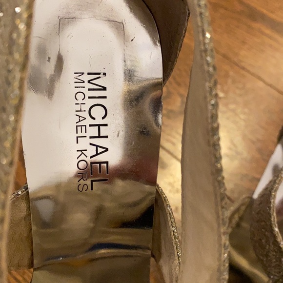 Michael kors Berkley T sparkly silver pumps - Picture 7 of 9